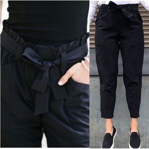 Athleta Skyline Pant Black size 4 Paperbag Pant Black
High Waist‎